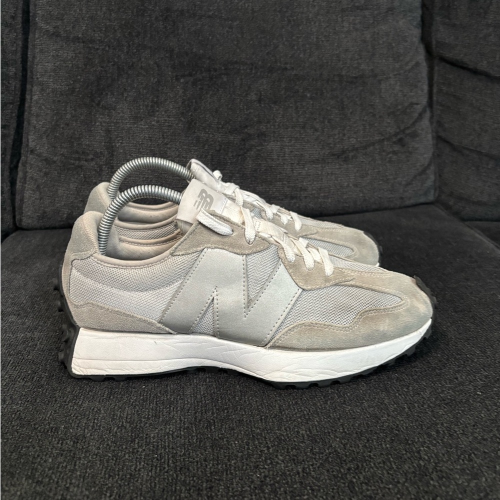 New Balance 327 Mens Size 9 Gray White Athletic Running Walking Shoes Sneakers